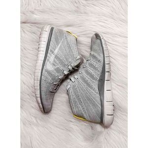 Nike Women’s Free Flyknit Chukka Gray and White Size 7.5
